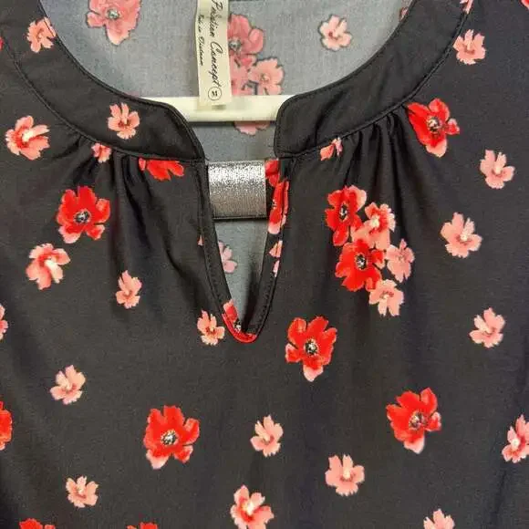 Perception Concept Floral Sleeveless Blouse with Ruffled Neck - Picture 3 of 7